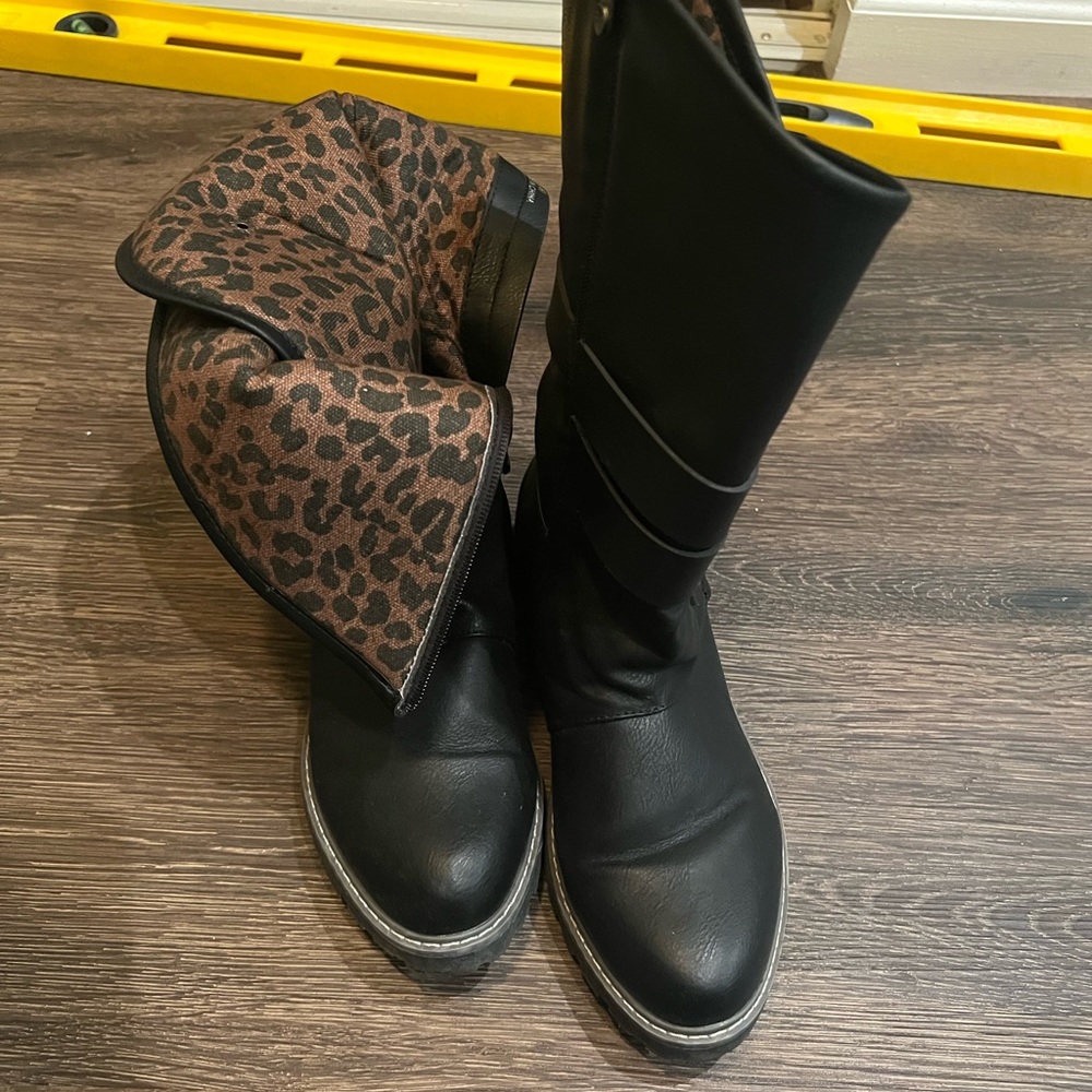 Awesome leather and leopard black boots